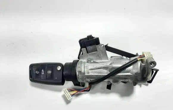Volkswagen Golf VII Ignition lock 5Q0905865A 1K0905851