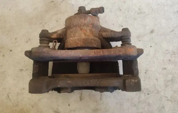 Toyota Corolla Verso AR10 Front brake caliper