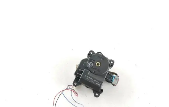 Toyota Tundra II Air flap motor/actuator AE0638000172