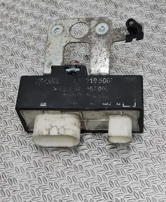 Audi A3 S3 8L Coolant fan relay 1J0919506H 919506