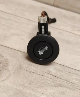 Chevrolet Aveo Tailgate opening switch 