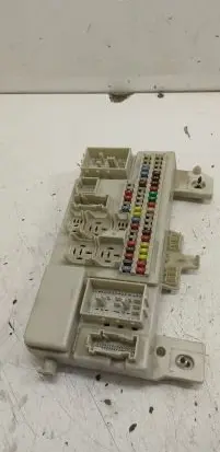 Mazda 3 I Fuse module 66730C 519062061