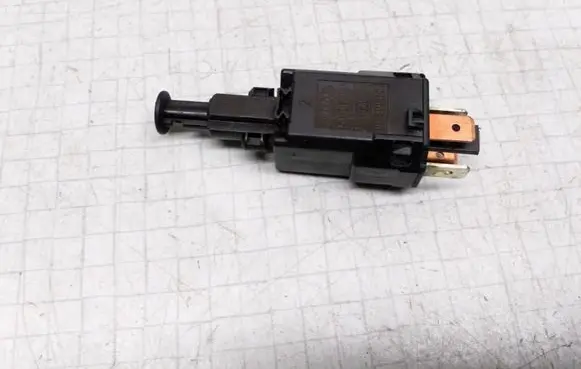 Saab 9-5 Brake pedal sensor switch 5106141 90508804