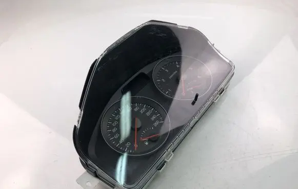 Volvo C70 Speedometer (instrument cluster) 31296228