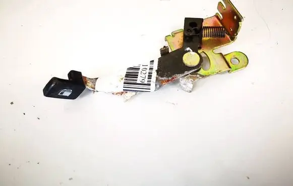 Suzuki Swift I Fuel tank opening switch 