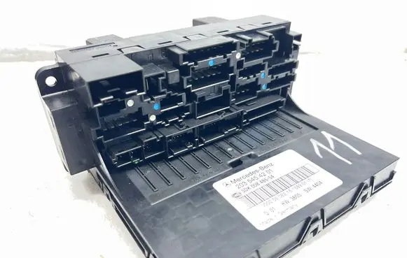 Mercedes-Benz C W203 Fuse module 2035454201 5DK00848554