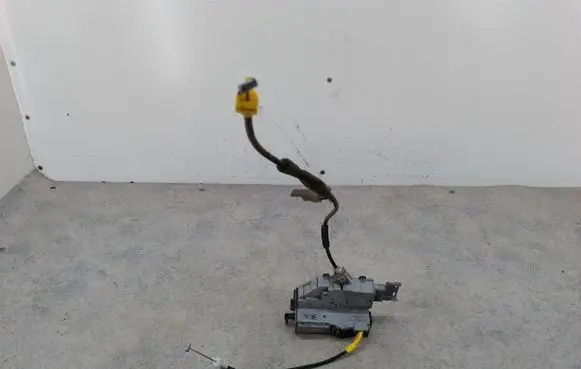 Peugeot Expert Front door lock 9681335480