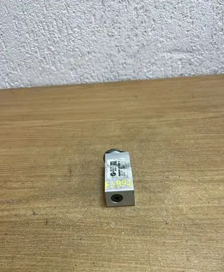 Mini One - Cooper Clubman R55 Air conditioning (A/C) expansion valve 43326411 F3992