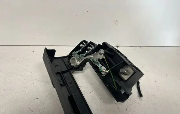 Audi A7 S7 4G Battery relay fuse 4F0915519