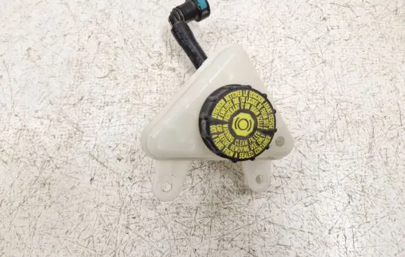 Ford Explorer VI Brake fluid reservoir L1MC2N147 L1MC2N147AC 26551314493