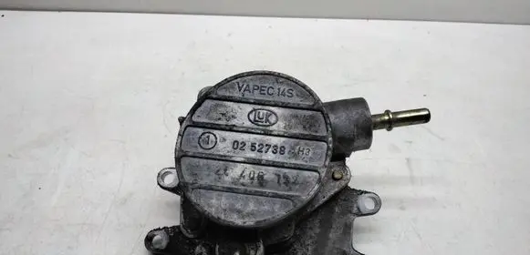 Opel Zafira A Vacuum pump 24406132