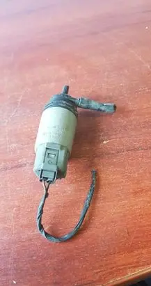 BMW 1 E82 E88 Windscreen/windshield washer pump 6934159