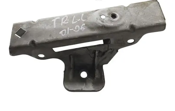 Opel Vivaro Fender mounting bracket