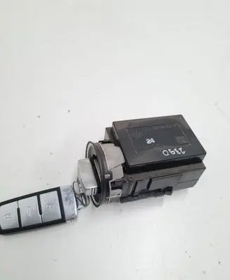 Volkswagen PASSAT B6 Ignition lock 3C0905843R 33303401 12401901