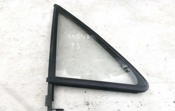 Volkswagen Golf II Front door vent window glass four-door 