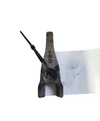Peugeot 807 Fuel Injector clamp holder 