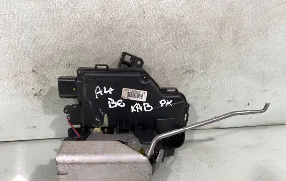 Audi A4 S4 B6 8E 8H Front door lock 8e2837015c