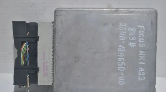 Ford Focus Engine control unit/module 12A650