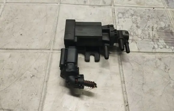 Citroen C5 Turbo solenoid valve 9674084680