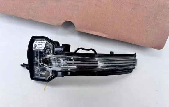 Mercedes-Benz CLA C117 X117 W117 Mirror indicator light A0999061902