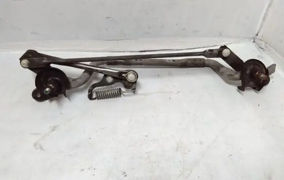 Toyota Prius (XW30) Front wiper linkage 
