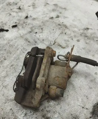 Volkswagen PASSAT B5 Front brake caliper
