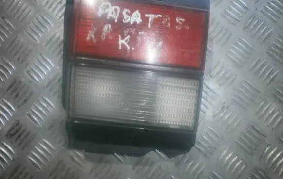 Volkswagen PASSAT B3 Tailgate rear/tail lights 357945107