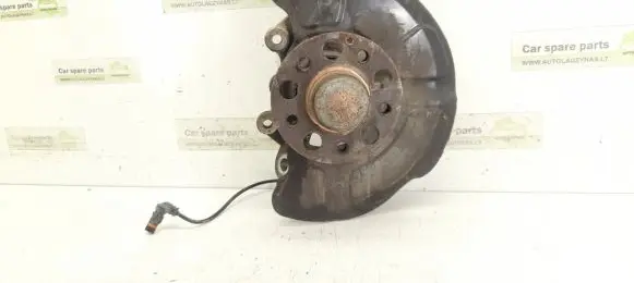 Mercedes-Benz E W212 Front wheel hub 2124201244 2123322401
