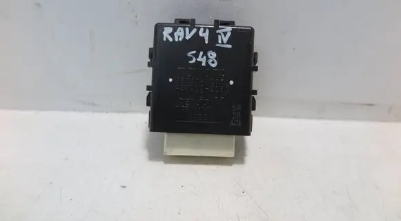 Toyota RAV 4 (XA40) Window wiper relay 8594042030