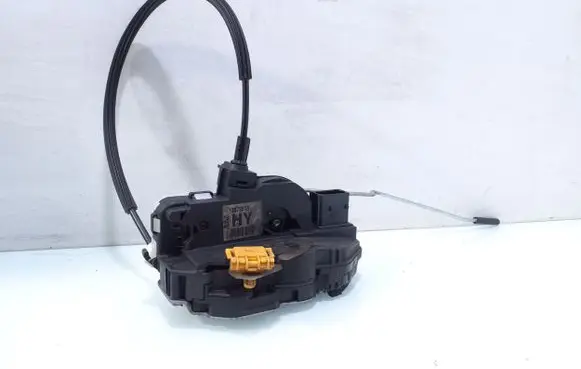 Opel Insignia A Front door lock 13579518