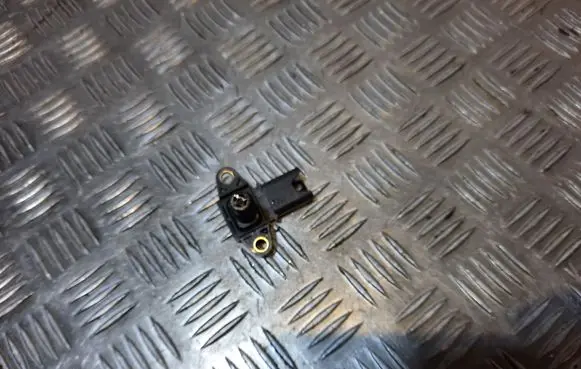 BMW 6 F12 F13 Air pressure sensor 7585492