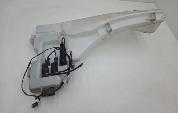 BMW X5 E70 Windshield washer fluid reservoir/tank 7161476 7190998 7161465