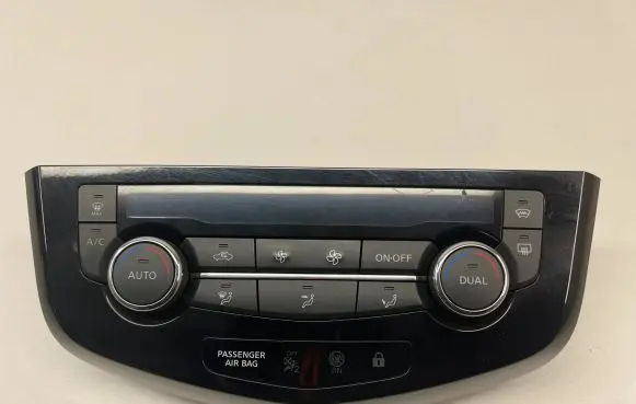 Nissan Qashqai Climate control unit 275004EA1A 2015410