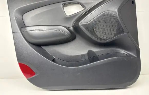 Hyundai ix35 Front door card panel trim 823012y2139p 02SS09010011