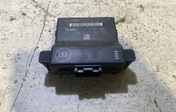 Volkswagen PASSAT B7 Gateway control module 1K0907530F 1K0907951