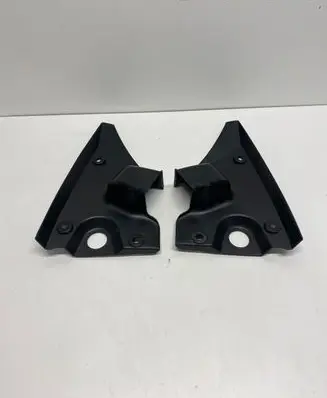 Chevrolet Camaro Rear/tail light trim molding 20945028 20945029