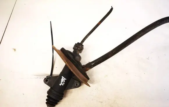 Ford Mondeo Mk III Clutch master cylinder 1s717a543ab 1s71-7a543-ab