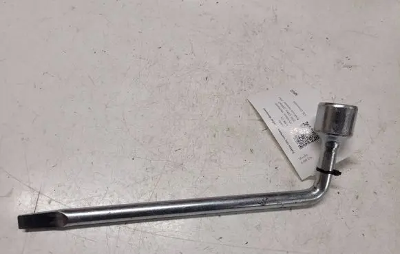 Mazda 6 Wheel nut wrench 