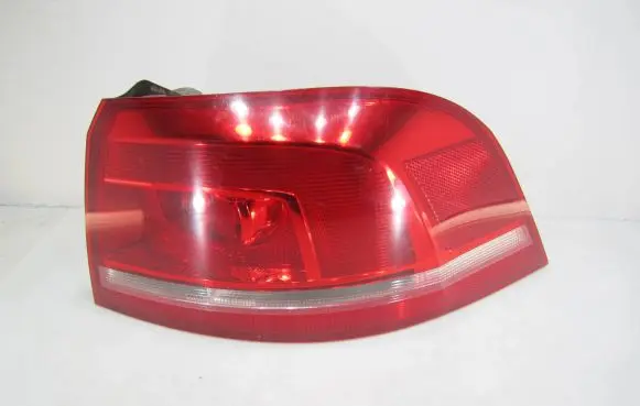 Volkswagen PASSAT B7 Rear/tail lights 605002 05201611022 605000E12990