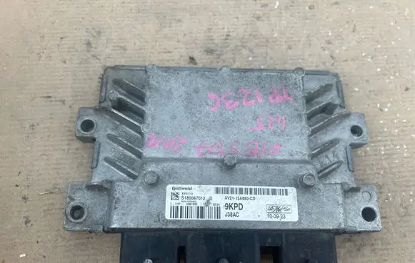 Ford Fiesta Engine control unit/module AV2112A650CD 9KPD S180047012D