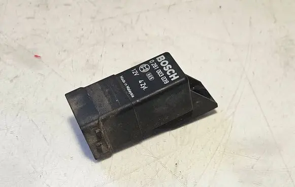 Fiat Ducato Glow plug pre-heat relay 0281003039