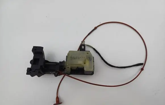 Mercedes-Benz R W251 Fuel tank cap lock A2518200197 A2516390007