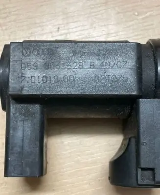 Audi A6 S6 C5 4B Turbo solenoid valve 059906628B 70101900
