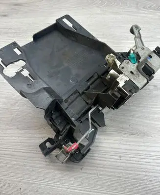 Front door lock