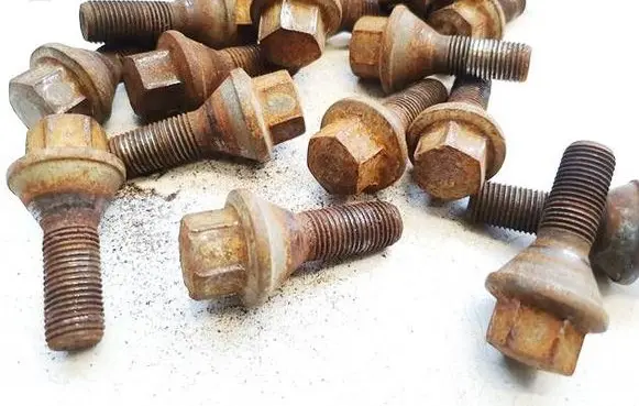 Opel Vivaro Nuts/bolts 