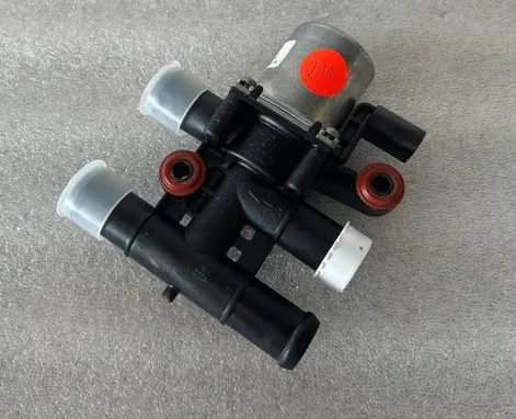 Audi A5 Valve 8E0820036 4K0820035