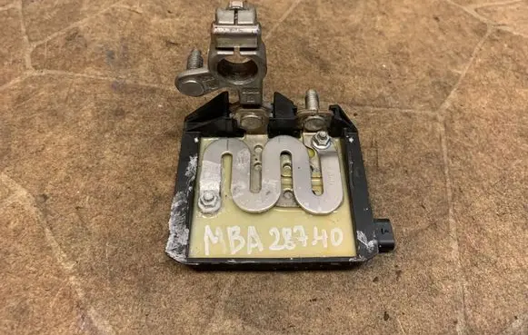 Mercedes-Benz C W205 Battery relay fuse A0009061505