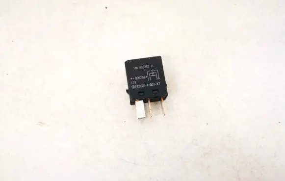 Mitsubishi Space Star Other relay mr953382