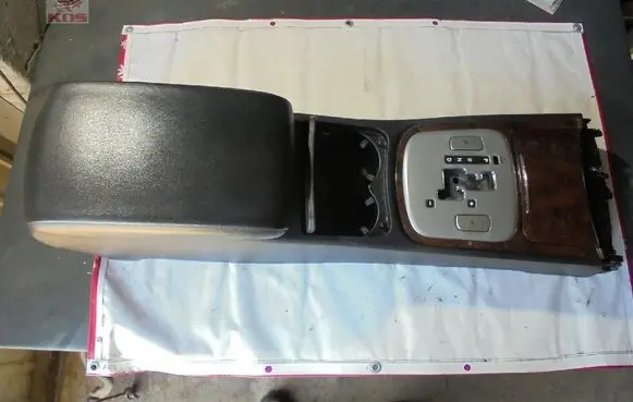 Hyundai Genesis Center console