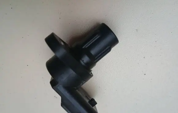Hyundai i30 Camshaft position sensor 393002A000 9670930001